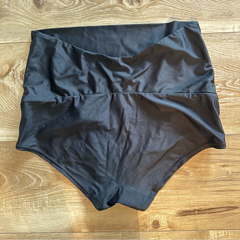 Ocean Lily Size 10 High Waisted Black Women’s Swim Bottoms